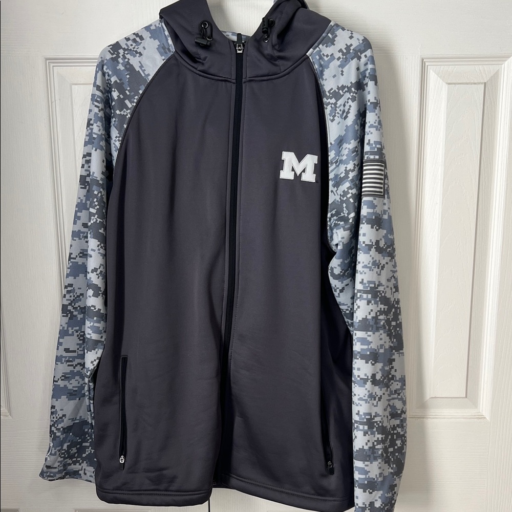 Colosseum Men's Gray and Blue Camouflage Hoodie